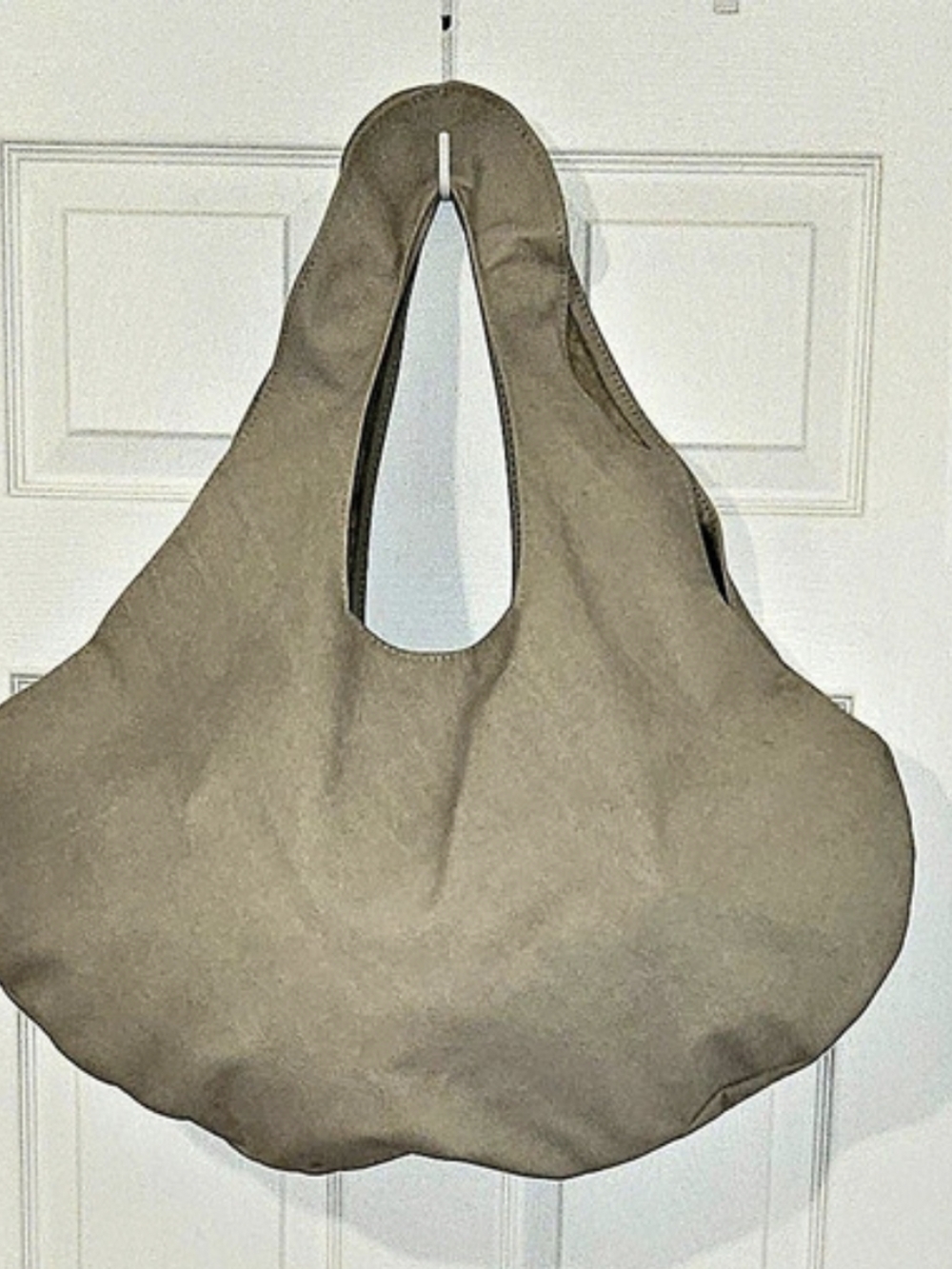 Grey Peter Leather Round Totebag